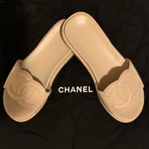 chanel criss cross slides